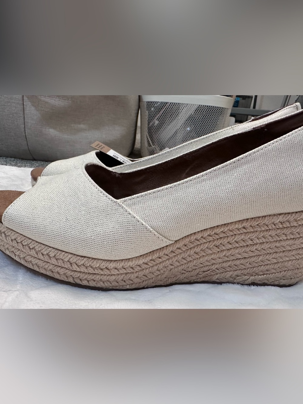Toms’ Beige Metallic Casual Peep Toe Wedges - Picture 5 of 10